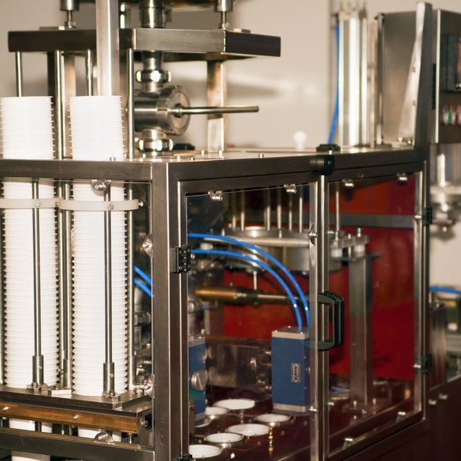 Döner tabla bardak dolum makinası Tetripak